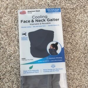 🟢10/$10 - Cooling Face & Neck Gaiter in Gray